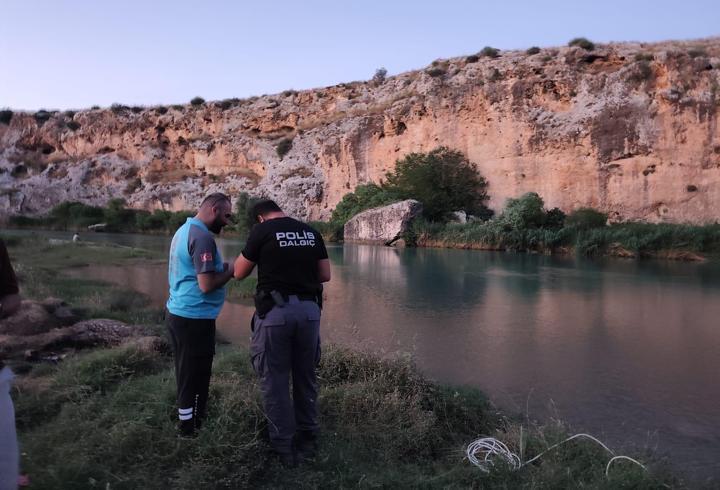 Adıyaman'da girdiği çayda akıntıya kapılan genci arama çalışmaları sürüyor