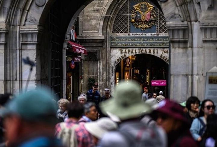 Yüzyılların ticaret merkezi Kapalıçarşı turistlerin gözdesi olmayı sürdürüyor