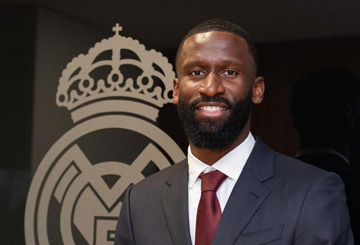 Real Madrid, Rüdiger'le yeni sözleşme imzaladı