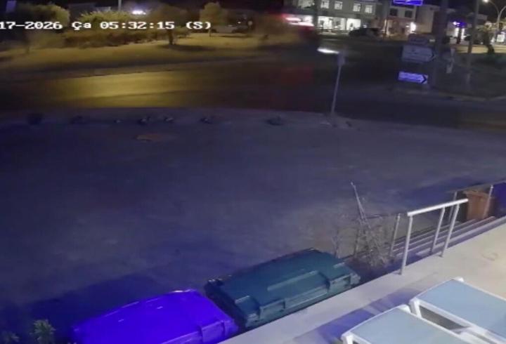 Otomobil, kavşakta takla attı; 2'si ağır 3 yaralı