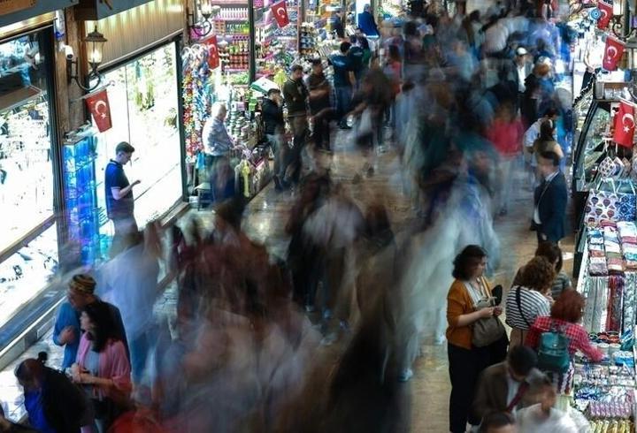 400 yıllık Mısır Çarşısı her gün 60 bine yakın ziyaretçiyi ağırlıyor