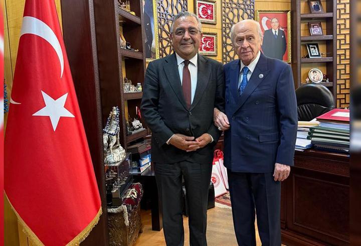 Devlet Bahçeli, Diyarbakır Milletvekili Sezgin Tanrıkulu ile bir araya geldi