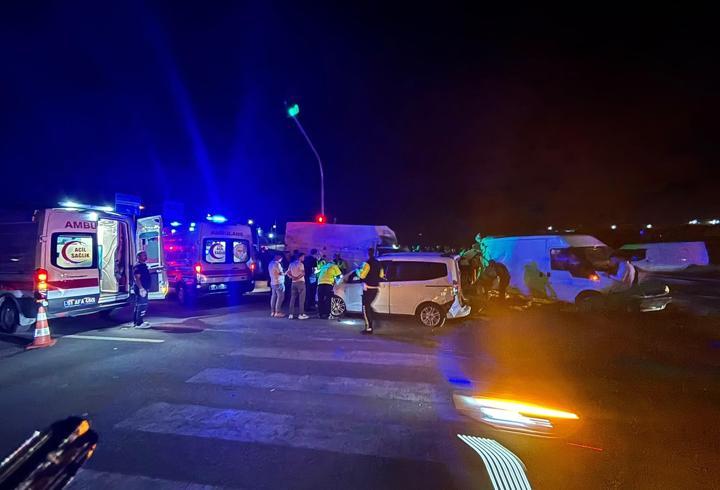 Niğde'de zincirleme kaza: 10 yaralı