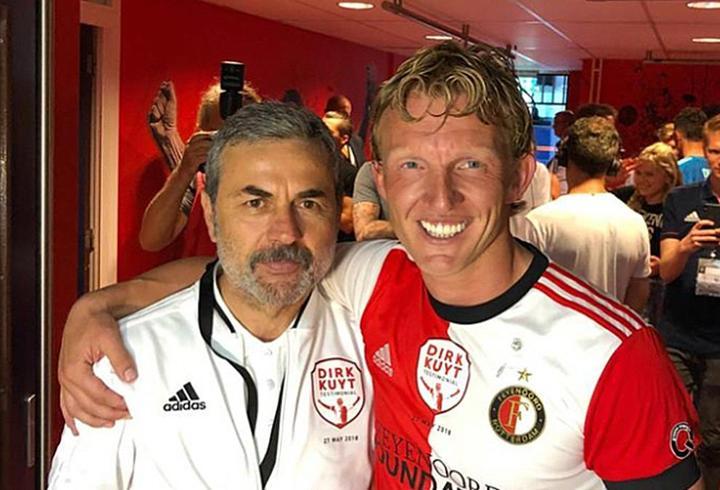 Dirk Kuyt, Fenerbahçe'den haber bekliyor