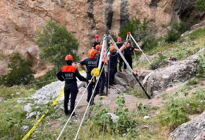 Kaçak kazı yapan 2 kişinin cansız bedeni kazdıkları kuyuda bulundu