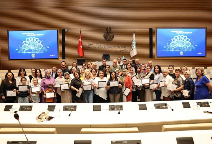 Nilüfer’de hijyen eğitimini tamamlayan kadınlar sertifikalarını aldı