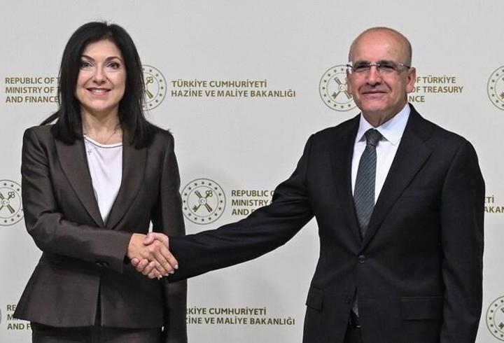 Bakan Şimşek, Almanya Ekonomi ve Enerji Bakanı Reiche ile bir araya geldi