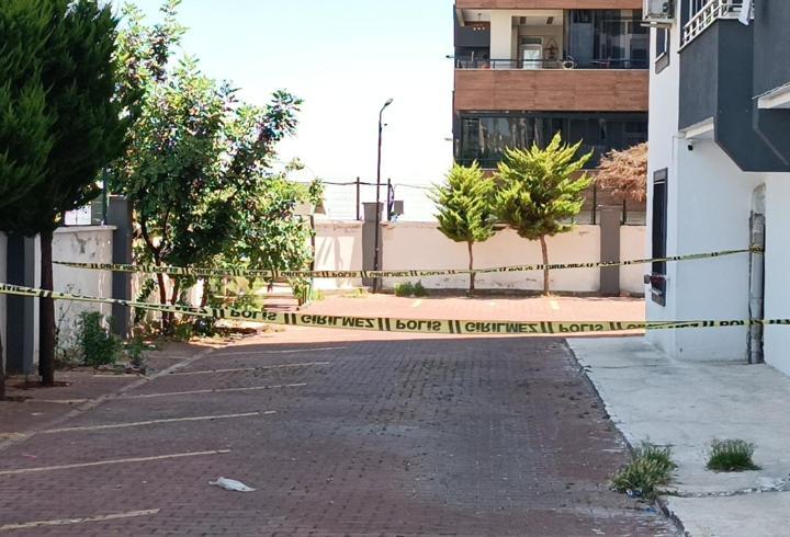 4 yaşındaki oğlunu kucağına alıp 8’inci kattan atlayan anne öldü, çocuğu yaşam mücadelesi veriyor