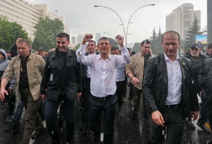 Özgür Özel'in B planı: Hazırlıkları süren yeni partinin kodları ne?