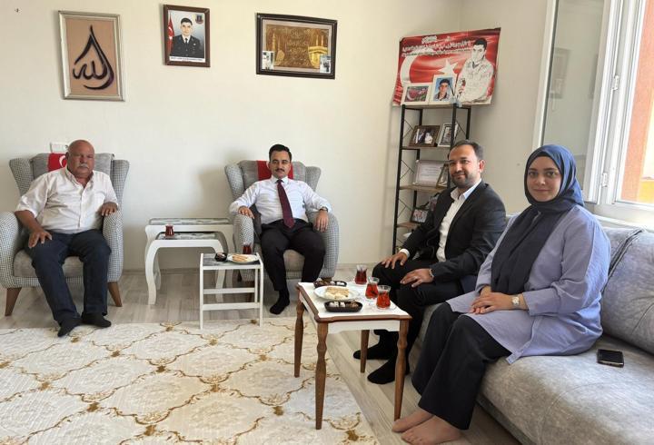 Nurdağı Kaymakamı Erciyas’tan şehit ailesine Babalar Günü ziyareti