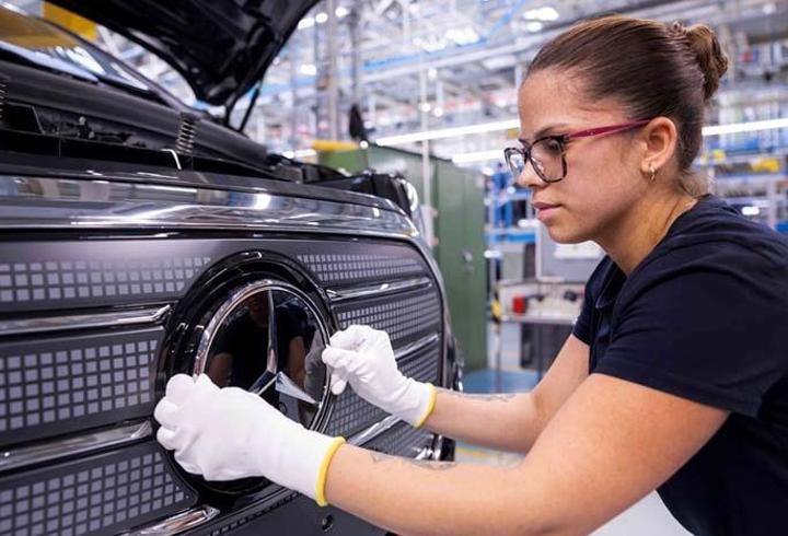 Yeni Mercedes-Benz VLE’nin seri üretimine başlıyor