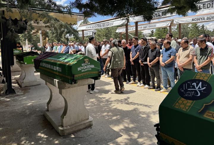 Isparta'da devrilen midibüste hayatını kaybeden kadın Konya'da defnedildi