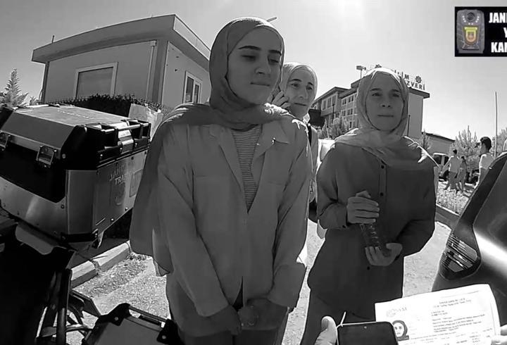 Jandarma, ikiz kardeşler ile bir öğrenciyi motosiklet ile sınava yetiştirdi