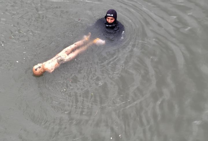 Ceset sandılar, cansız manken çıktı