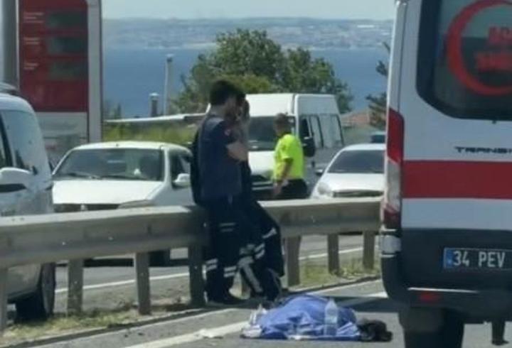 Büyükçekmece'de otomobile arkadan çarpan motosikletli hayatını kaybetti