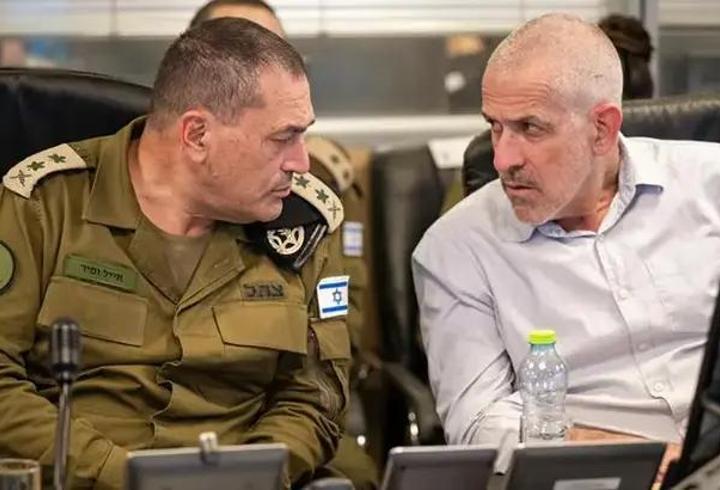 BAE'de hareketli saatler: İsrailli eski istihbarat şefi apar topar ülkeden çıkarıldı!