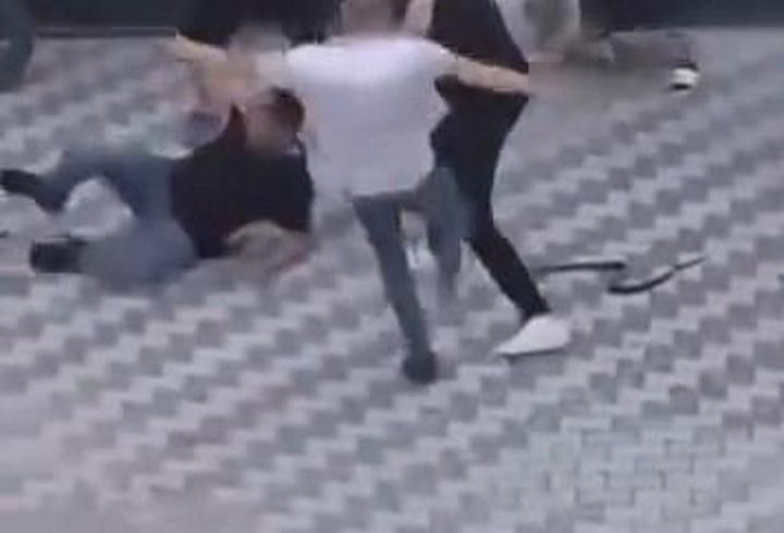 Sokağa taşan ıstakalı, kemerli kavga kamerada