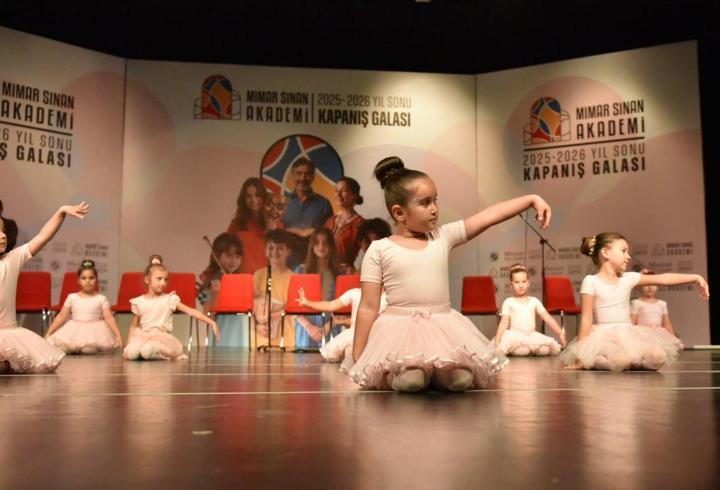 Mimar Sinan Akademi'den yılsonu kapanış galası