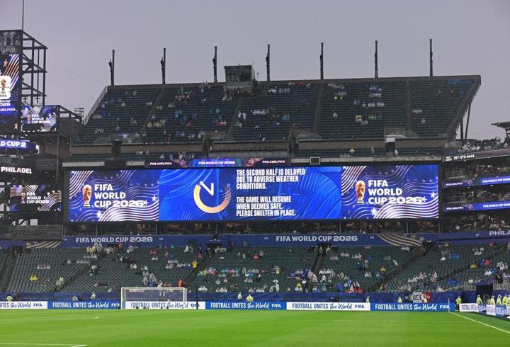 FIFA Dünya Kupası'ndaki yeni kural, Fransa-Irak maçında uygulandı! Maç 2 saat durdu...