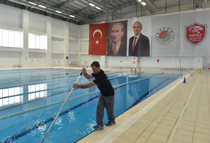 Kepez'in olimpik yüzme havuzunda hijyen ve sağlık önceliği