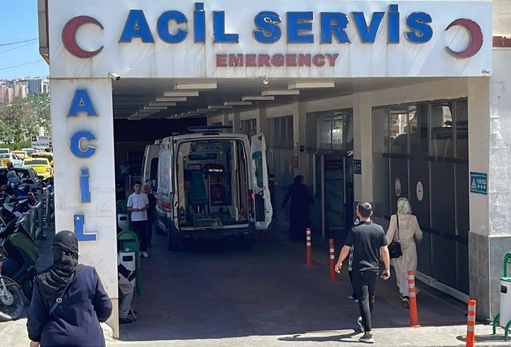 Şanlıurfa'da çekici, arkadan otomobile çarptı; 1 ölü, 2 yaralı