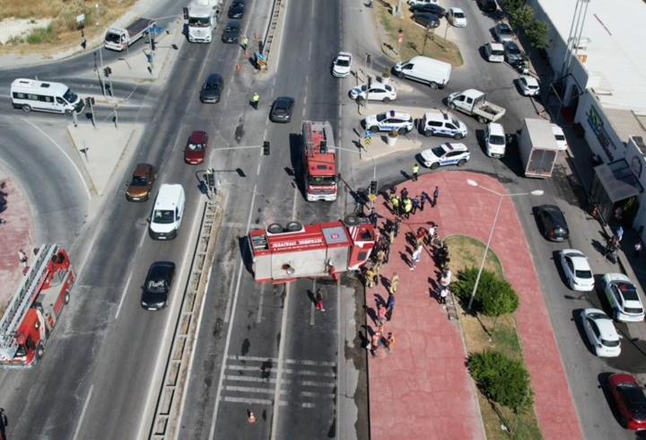 Büyükçekmece'de itfaiye aracı devrildi; yol trafiğe kapatıldı -2 / Ek bilgi