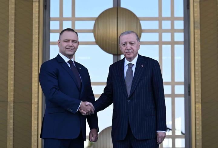 Polonya Cumhurbaşkanı Ankara'da: Erdoğan, Nawrocki'yi resmi törenle karşıladı