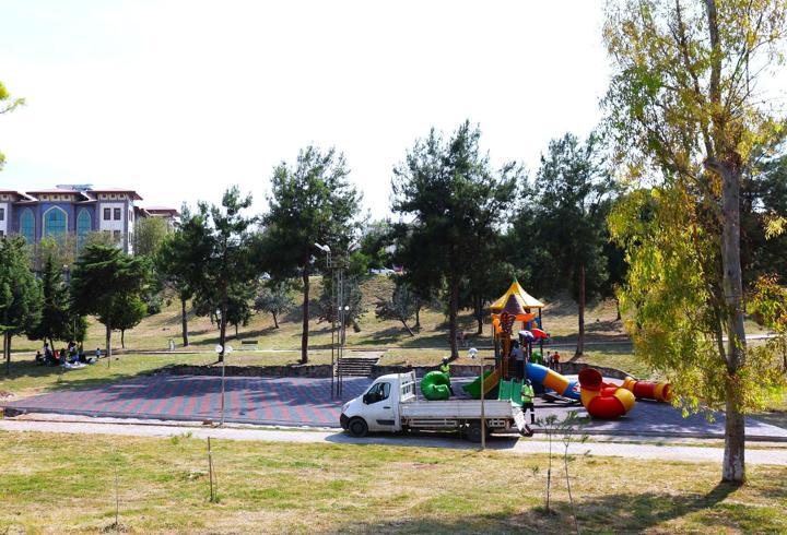 Toroslar’ın park ve yeşil alanları bakımdan geçiyor