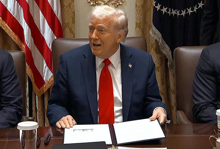 TAHRAN’DA TRUMP MESAİSİ | İran, Trump'ın "İş Bitirme Sanatı" kitabını okuyormuş