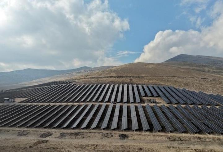 Güneş enerjisinde yeni rekor! Türkiye'de günlük elektrik üretimi yılın zirvesine çıktı