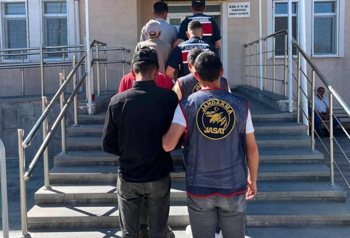 Çeşitli suçlardan aranan 12 kişi yakalandı