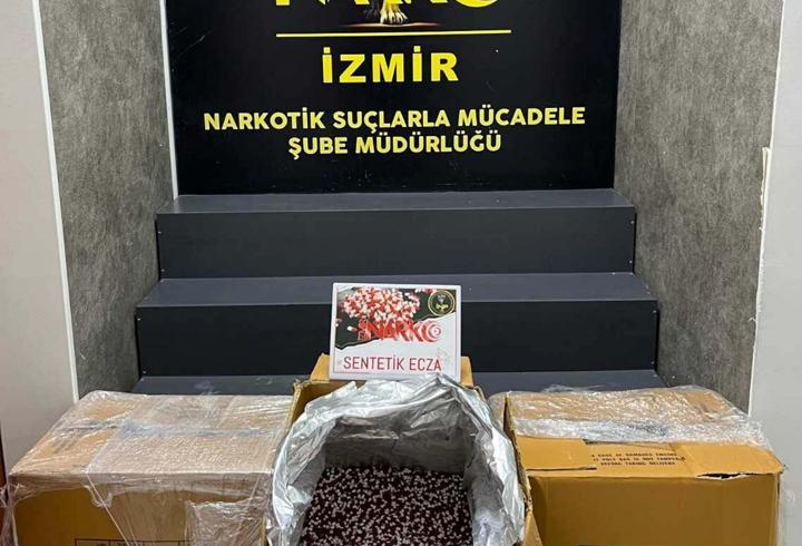 İzmir'de uyuşturucu operasyonu; 2 tutuklama
