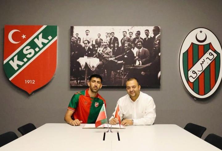 Karşıyaka'da ilk imza Erhan'dan