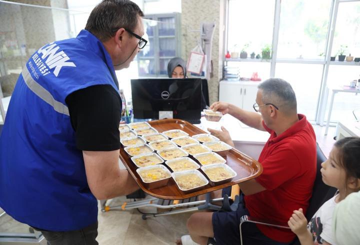 Canik Belediyesi'nden aşure ikramı
