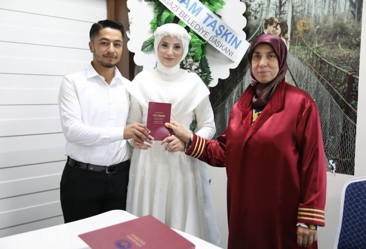 Malatya'da nikah dairesinde "26.06.2026" yoğunluğu yaşandı