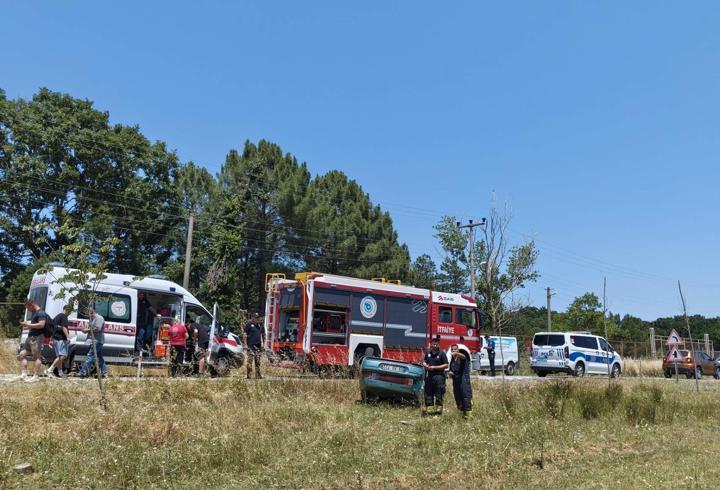 Şarampole devrilen otomobil ters döndü