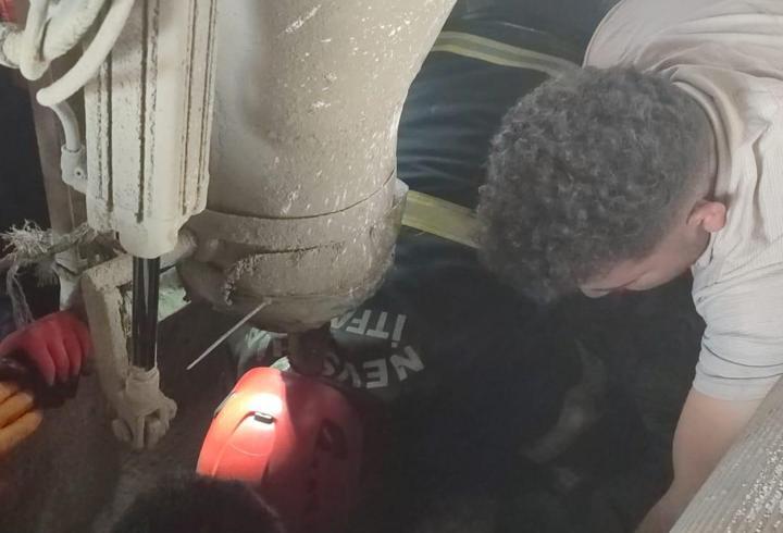 Harç karma makinesine sıkışan işçi ağır yaralandı