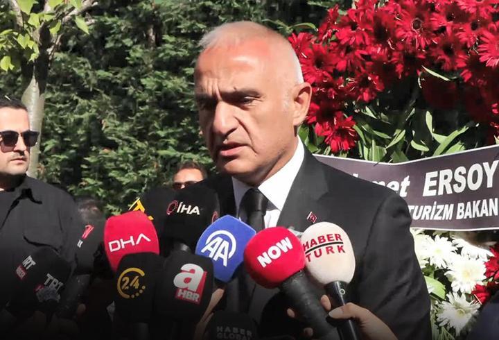 Bakan Ersoy: Kadir İnanır çok önemli bir ustaydı