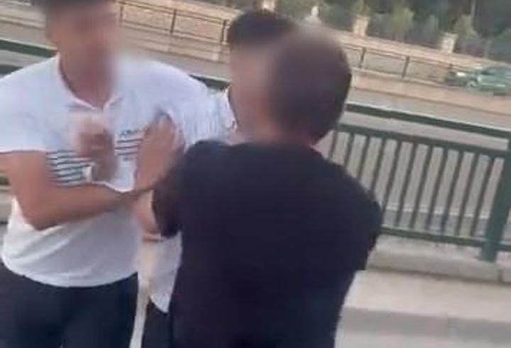 Bursa'da minibüs şoförlerinin yol verme kavgası kamerada