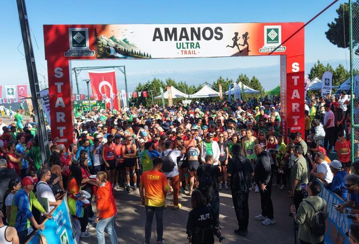 Osmaniye'de bin 100 sporcu Amanoslarda koştu