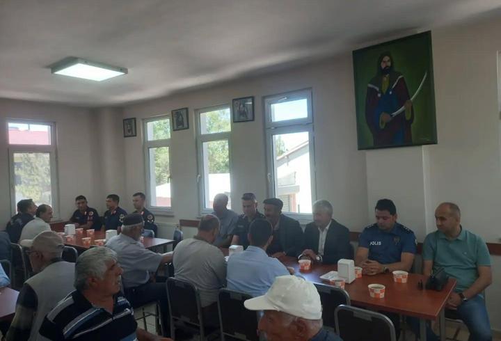 Ulaş'ta vatandaşlara aşure dağıtıldı
