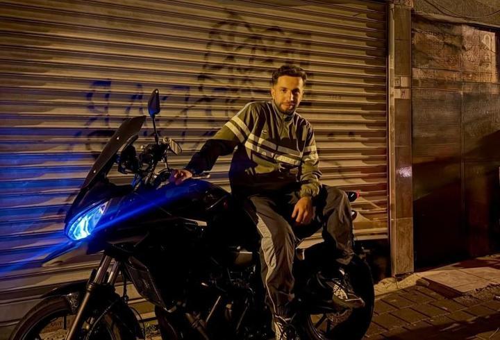 Fatih'te hafif ticari aracın çarptığı motosikletli öldü