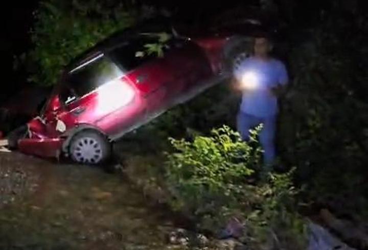 Osmaniye'de otomobil şarampole devrildi: 2 yaralı