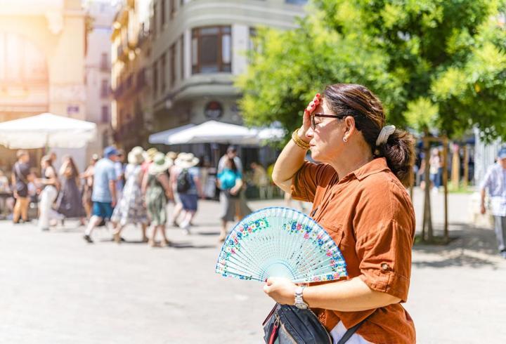 Aşırı sıcaklar neden daha sinirli hissettiriyor? Uzmanı açıkladı