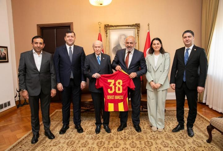 Kayserispor yönetiminden MHP Lideri Bahçeli’ye ziyaret