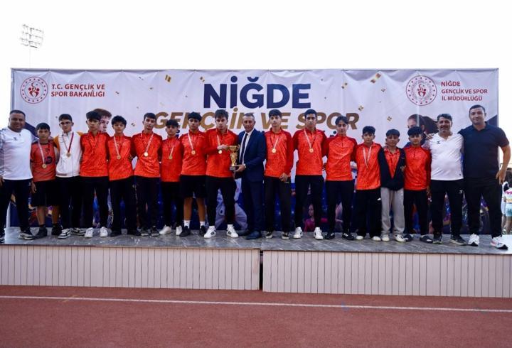 Niğde'de yaz spor okulları açıldı