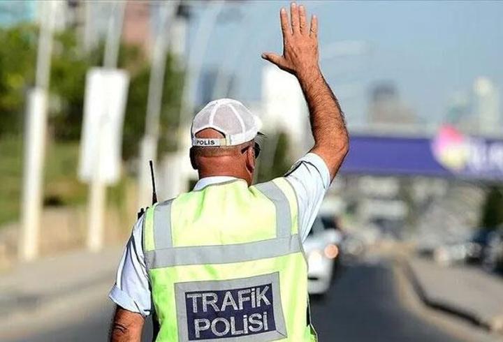 AK Parti, öğrenci affına ilişkin düzenlemeleri de içeren kanun teklifini TBMM Başkanlığına sundu.

 3