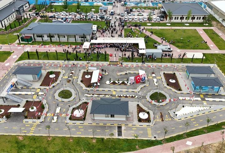 Asarlık Trafik Eğitim Parkuru'nda çocuklar için trafik eğitimi