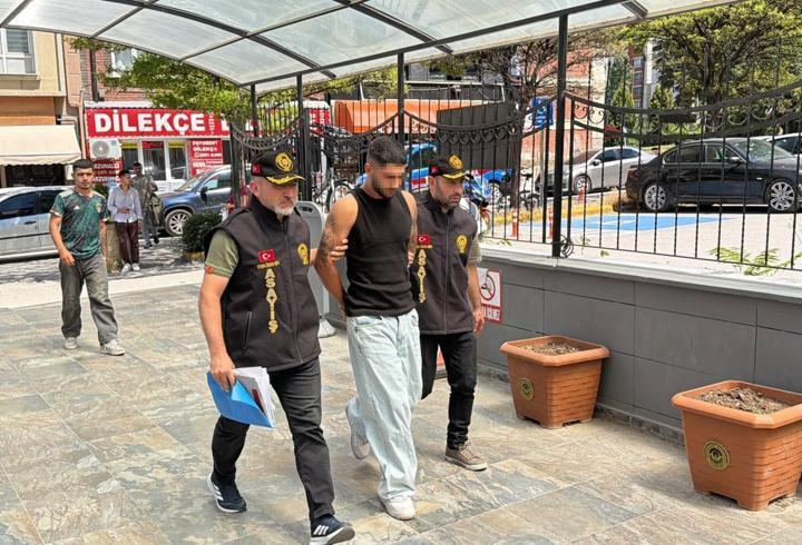Tartıştığı kuryeyi silahla yaralayıp kaçan şüpheli, tutuklandı