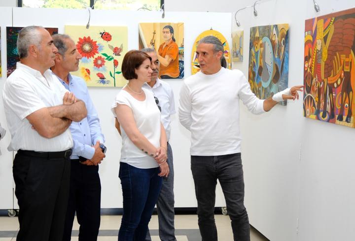 Van’da ‘Gelenekten günümüze sanat’ sergisi açıldı
